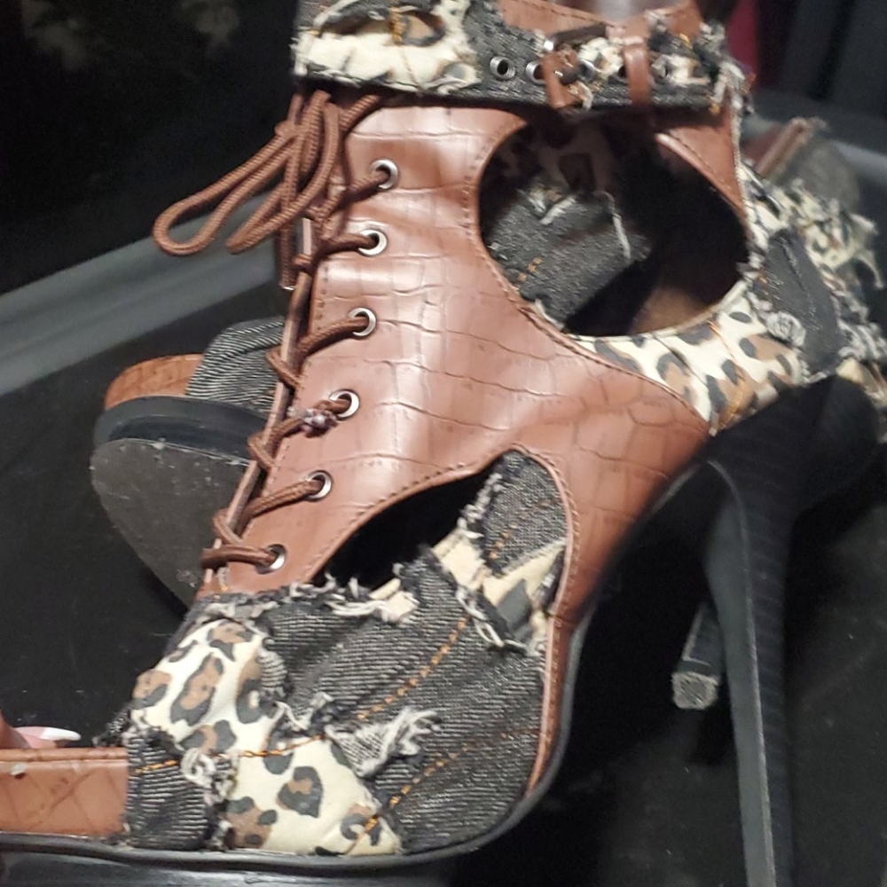 Wild Rose Booties - Picture 7 of 8
